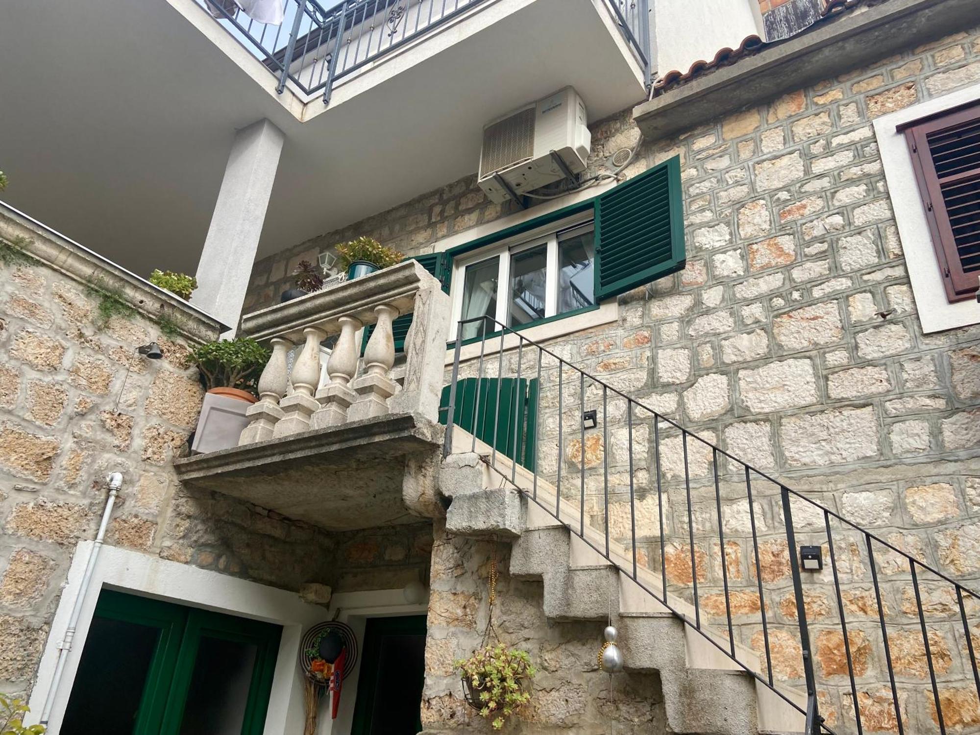 Apartment Simon - Old Stone Charm, Central Bol Life Dış mekan fotoğraf